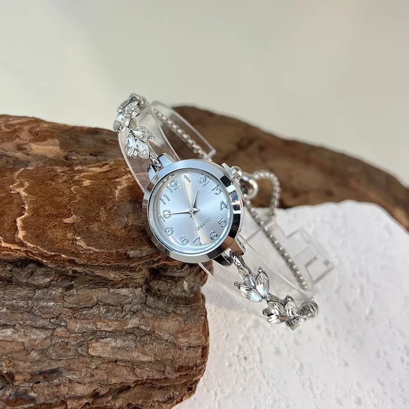Urban Gear- Round alloy case Arabic numeral classic dial leaf-shaped diamond-encrusted fashionable bracelet elegant ladies quartz watch