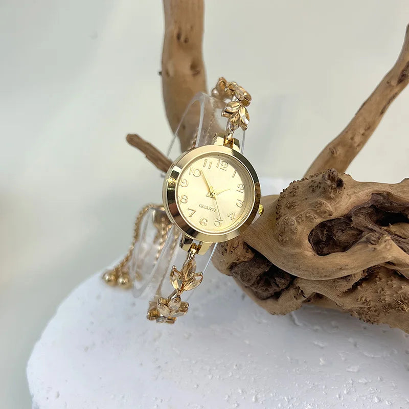 Urban Gear- Round alloy case Arabic numeral classic dial leaf-shaped diamond-encrusted fashionable bracelet elegant ladies quartz watch